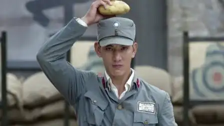 男子居然是"神枪手",远距离射击土豆,把男子看呆了-电视剧-高清完整