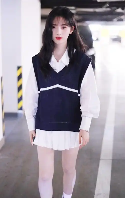 看到鞠婧祎的全身照,终于知道她为什么不常上真人秀了,太扎心了