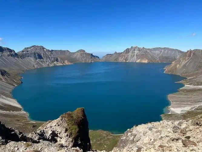 南坡的长白山天池真绝
