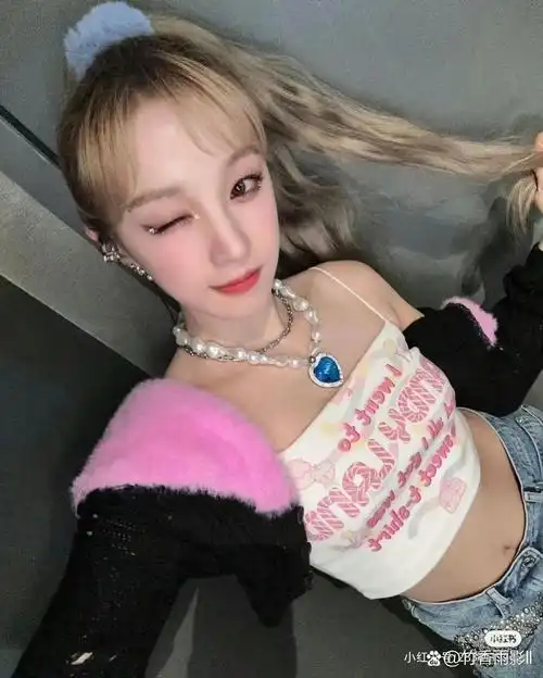 宋雨琦卖萌,可爱满分