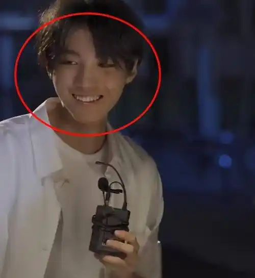 原创王俊凯去青年电影厂学习采访介绍很专业暴瘦后生图状态很真实