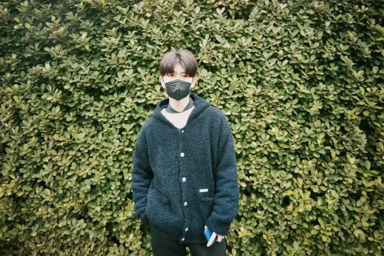 翘脚脚的任嘉伦