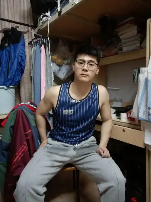 工科男生健身隔离日常