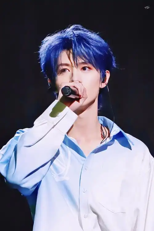 朱志鑫[超话]##朱志鑫蓝发