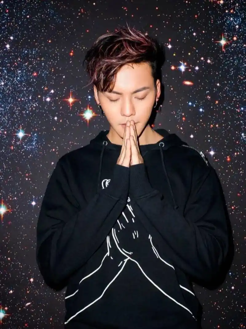 请查收陈伟霆壁纸