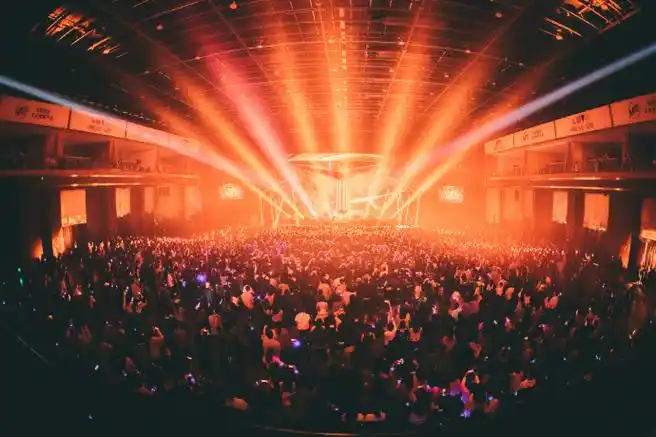 太热演出现场##一起来看演唱会