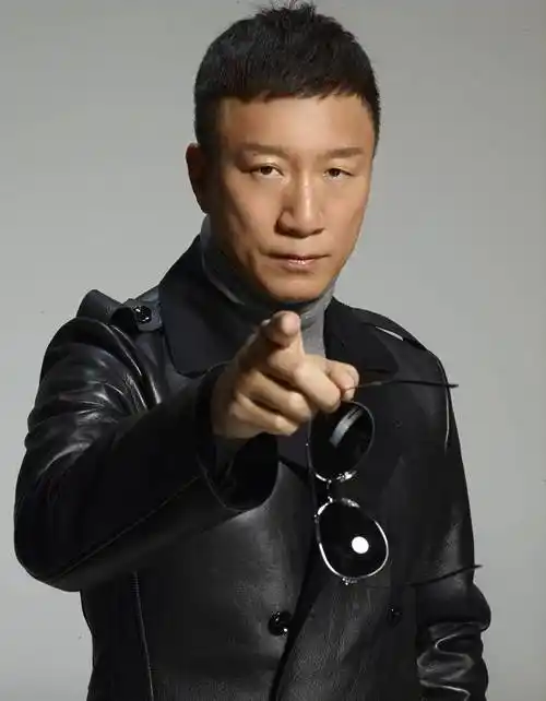 孙红雷在剧中饰演一名律师,这次,人们期待已久的刘华强式"霸气雷"再