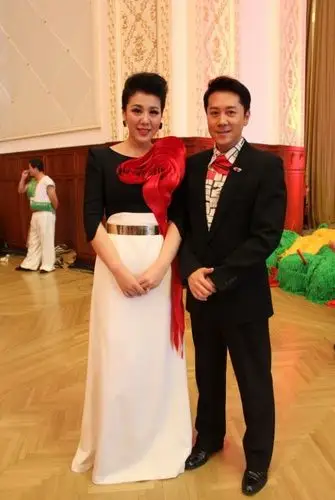 王喆出席"百花迎春"春节大联欢