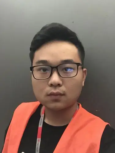 照片中的人适合什么发型,脸是什么脸型眼睛是什么眼型