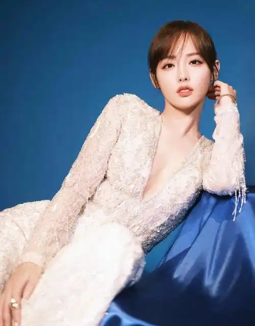 张嘉倪高清图片第2164期