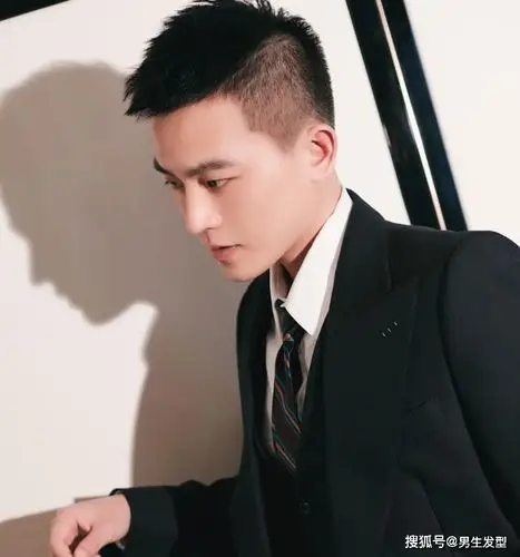 男生剪"短发"就是帅!今年夏天留这4款发型,潮流又好看_头发