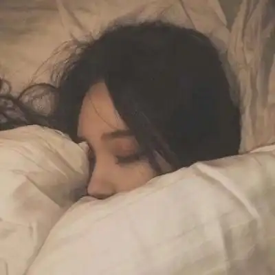 2020年qq女生头像伤感颓废大全 时间在怂恿深爱的人放手