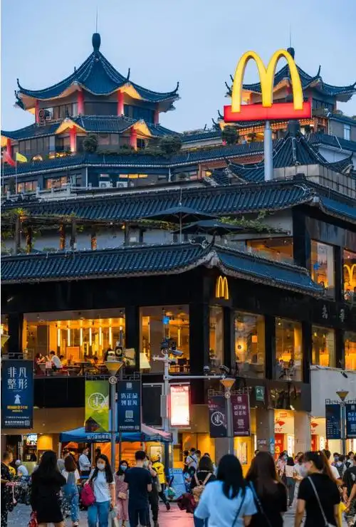 人还没走到东门步行街,已经在老街地铁站累死.