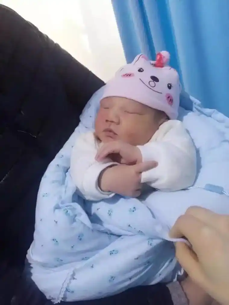 一听到这首歌听了很多遍于是找了很多照片我的男孩最终还是马不停蹄的