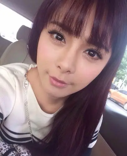 沈梦辰自拍甜美照