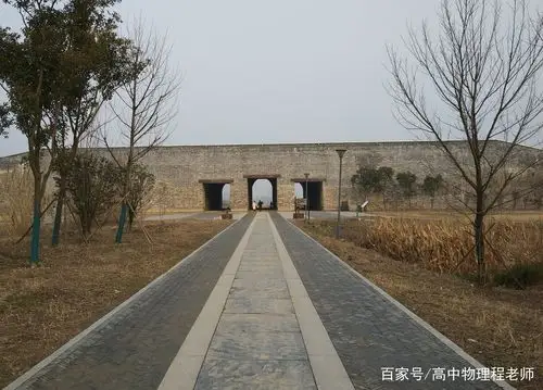 凤阳明中都皇故城,明朝三大都城之一,相传用"五色土"而建