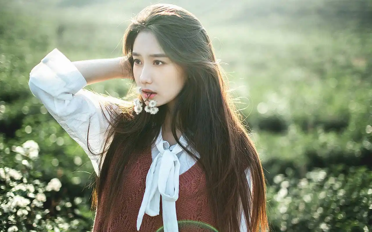 文艺范森系清纯氧气美女养眼高清桌面壁纸下载