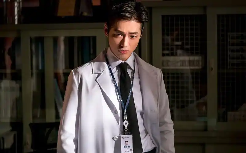 南宫珉囚犯医生