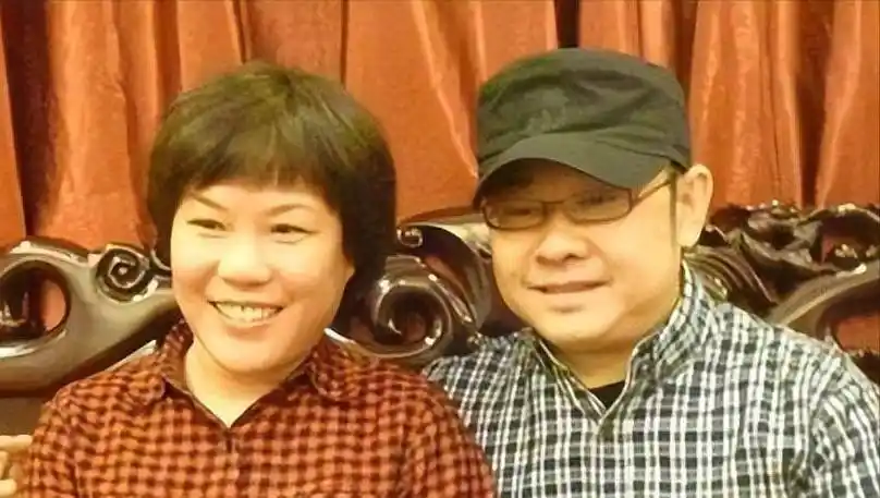 原创刀郎前妻杨娜生女40天后抛夫弃女刀郎爆火后再现她后悔惨了