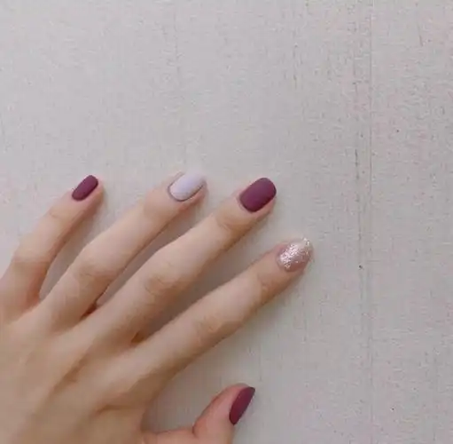 美甲图片2021新款式冬季显白(超显白的30款美甲)