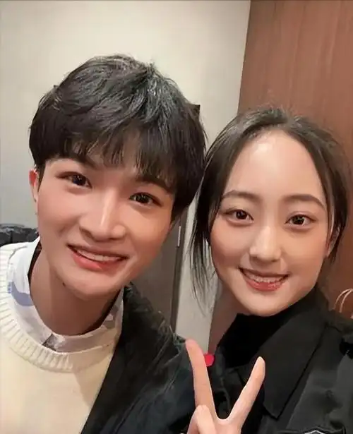 出息了,好声音失利的周深,如今在联合国献唱,这次他赌赢了