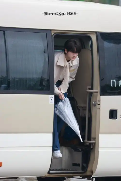 张真源奔跑吧##张真源戴眼镜好斯文败类