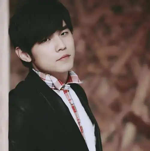 微信头像周杰伦动漫男头