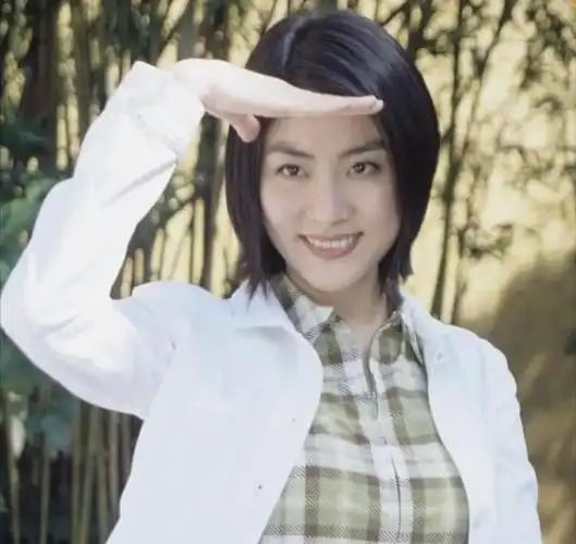 陈慧琳:被誉为香港歌坛天后,嫁相爱16年初恋,中年痛失女儿抱撼