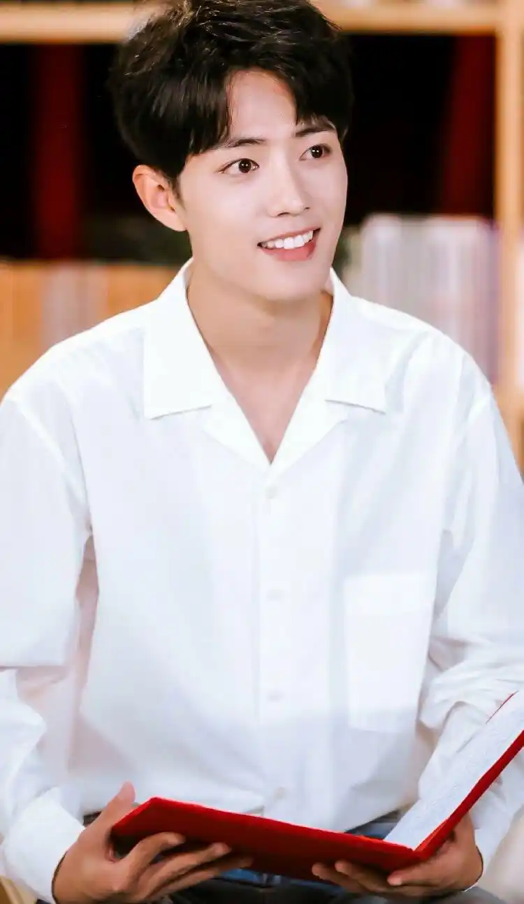 肖战白色衬衫合集,太帅了!