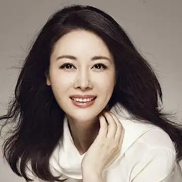 关注话题 分享 简介 邓英,出生于浙江省衢州市,中国内地女演员,毕业于