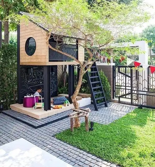 12个一楼"花园小院",相对配露台的顶楼,带院子的一楼更受欢迎