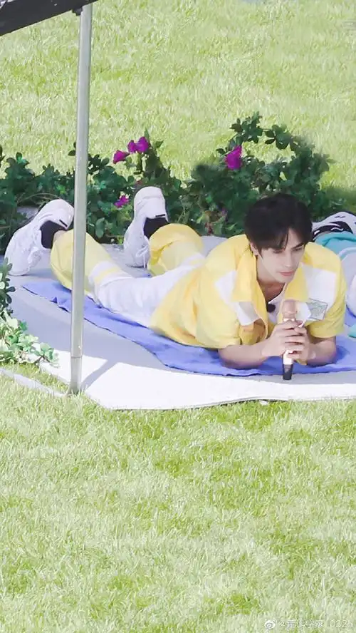 宋威龙牛气满满的哥哥##宋威龙给大脚趾取名叫威哥