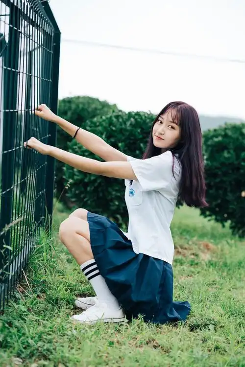 可爱的校服女生