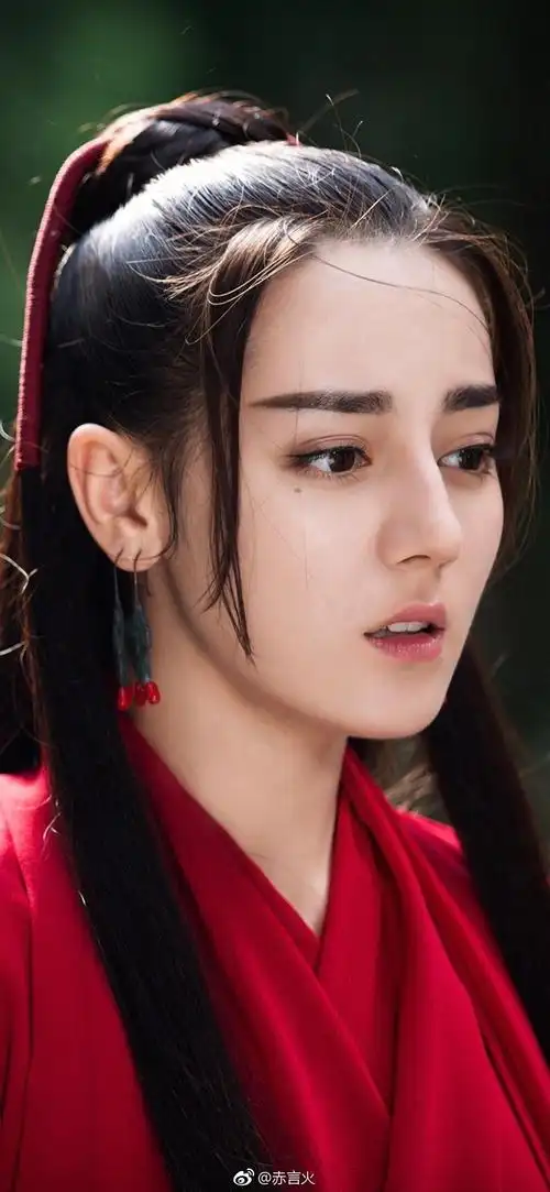 热巴古装不丑只是吃造型多图预警