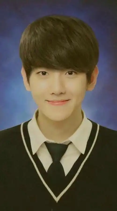 边伯贤#证件照好看的秘诀是脸