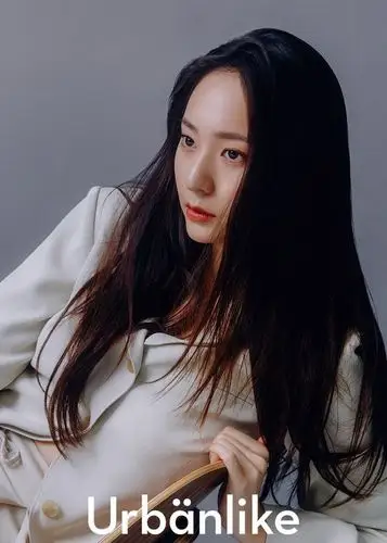 郑秀晶出道十年画报公开 展现优雅成熟感性美【组图】