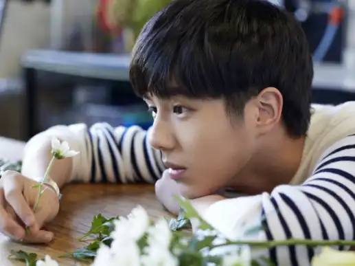 刘昊然全家近照流出,一家子就刘昊然颜值高,和姐姐长的神似