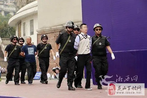 湘西对27名毒贩公开宣判2人贩毒十多斤被执行死刑