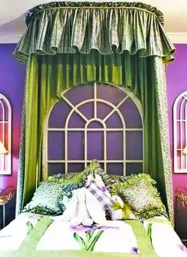 说它开放,是因为它的主要功能就是用于采光和通风的,是一个和外界