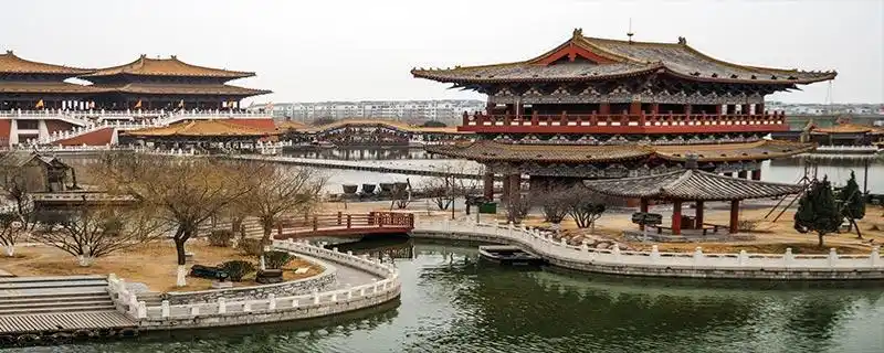 北宋时期,人们将汴梁之地作为当时的都城,名东京,并正式地将首都命名