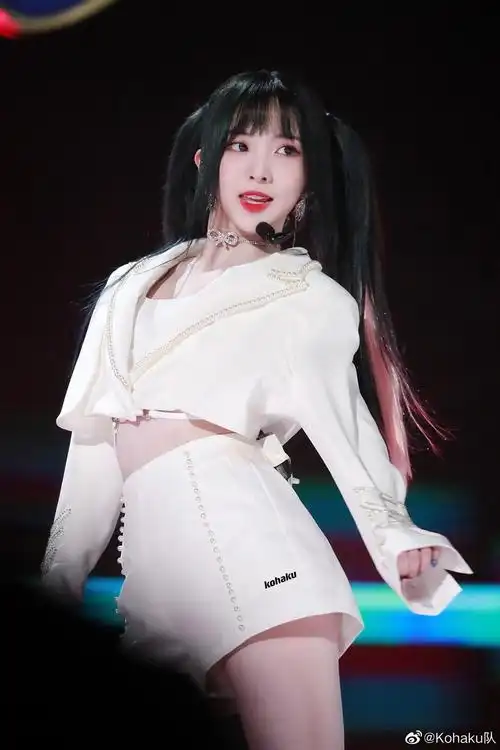 硬糖少女303门面vocal郑乃馨06场限定造型全记录