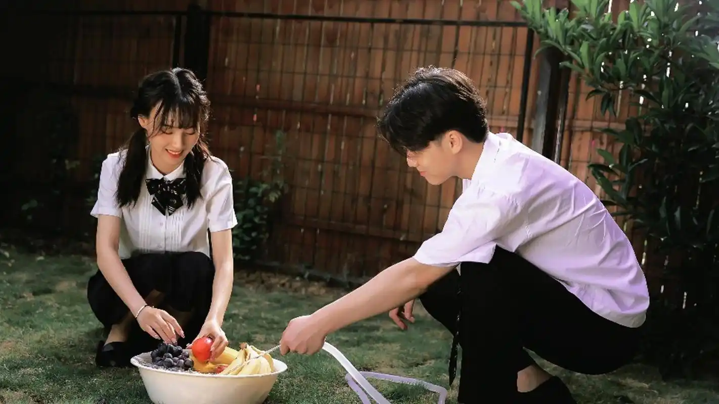 回车桌面>电脑壁纸>节日>情人节>抖音很火的七夕情侣>高清显示 最佳