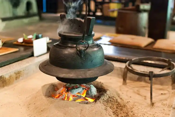 了解日本的围炉里