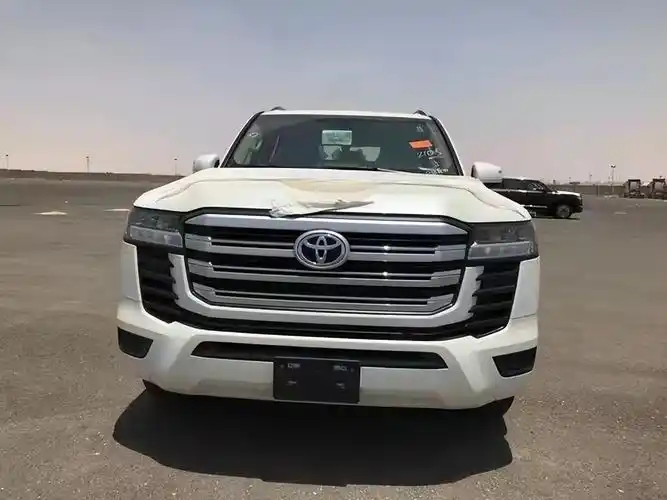 丰田陆巡lc300价格发布顶配落地超200万黑色贵10万