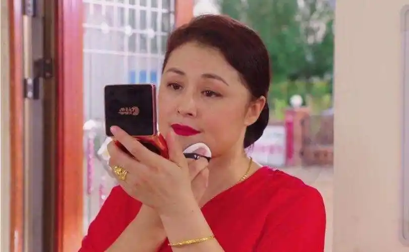 《乡村爱情》谢大脚去世,微博发声证实,网友:一路走好__凤凰网