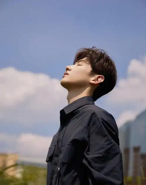 白敬亭个人简介(心酸成名史,娱乐圈梗王,他到底经历了什么呢?) | 人物