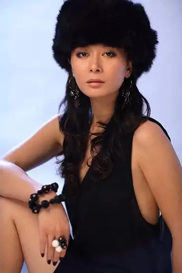 张恒《华胥引》开挂"遥控毒蛊"甩技能