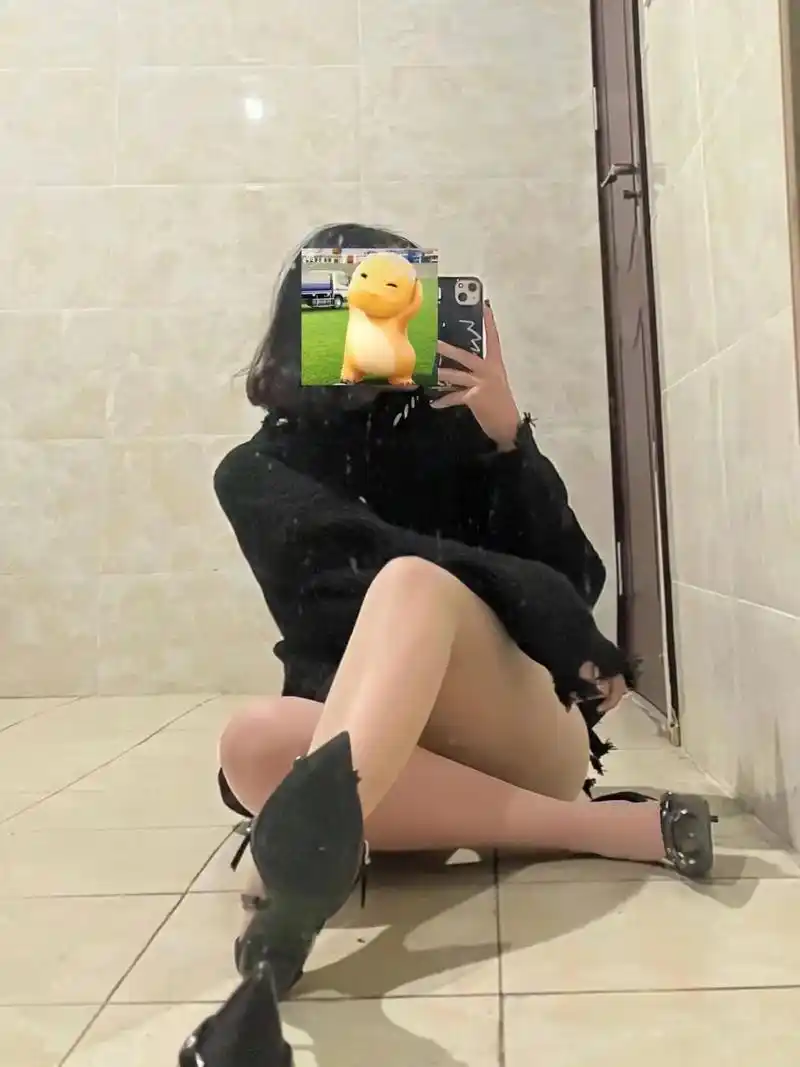 用手机拍过哪些惊艳的照片 #丝袜#黑丝搭配 #你主动我们就 - 抖音