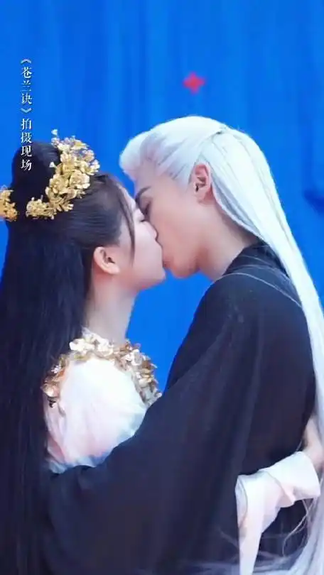 王鹤棣虞书欣热吻