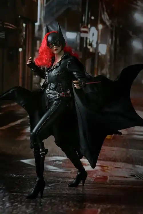 眉间白火的臆造自d之蝙蝠女